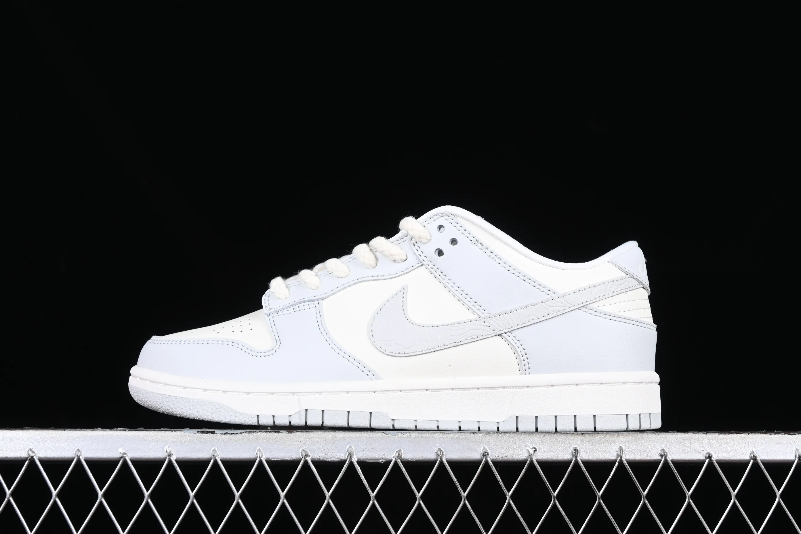 All categories Nk SB Dunk series Nk SB Dunk Low low-top sneakers Nk Dunk Low "Needlework" embossed gray SB low-top sports and leisure sneakers FJ4553-133